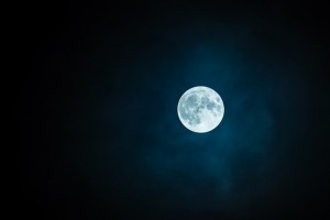 moon-1859616_640